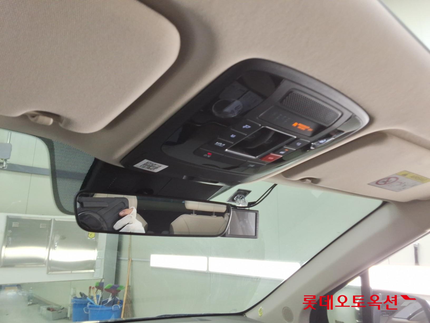 2023 - kia carnival