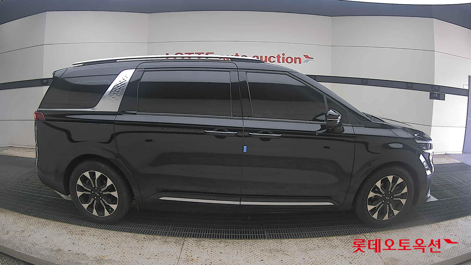 2021 - kia carnival