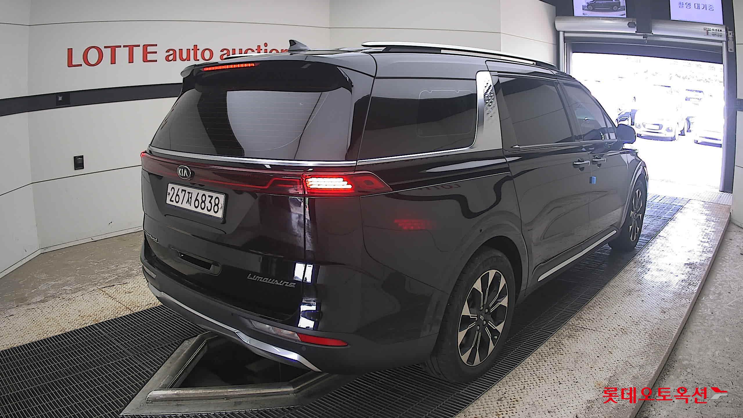 2021 - kia carnival