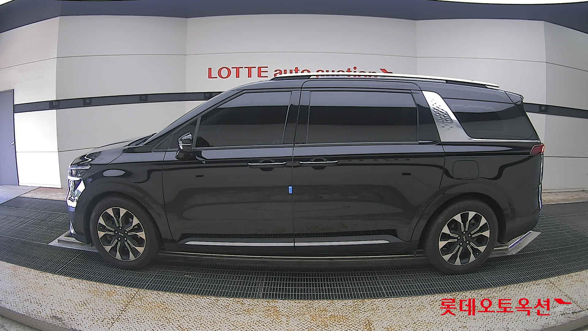 2021 - kia carnival