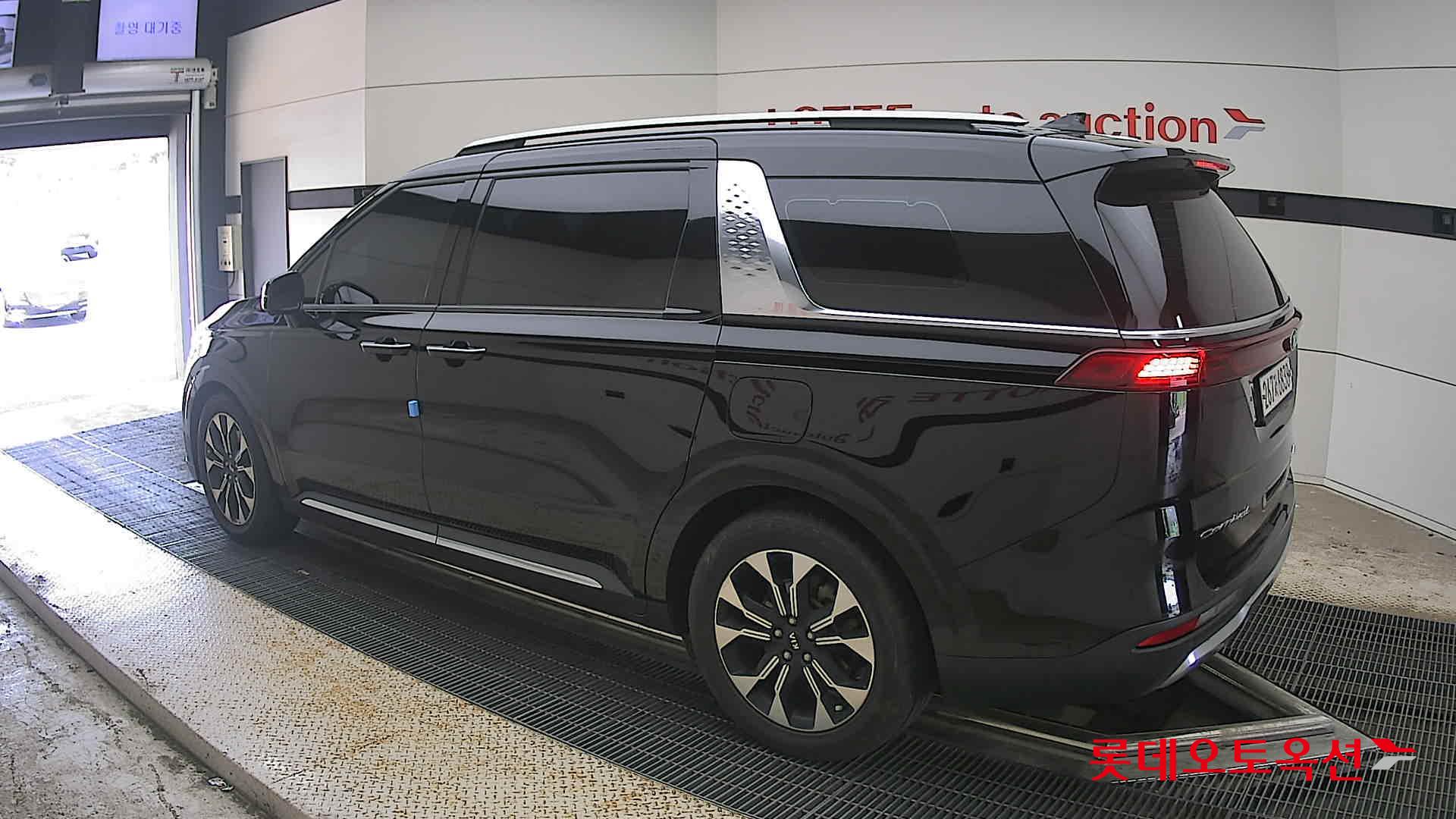 2021 - kia carnival
