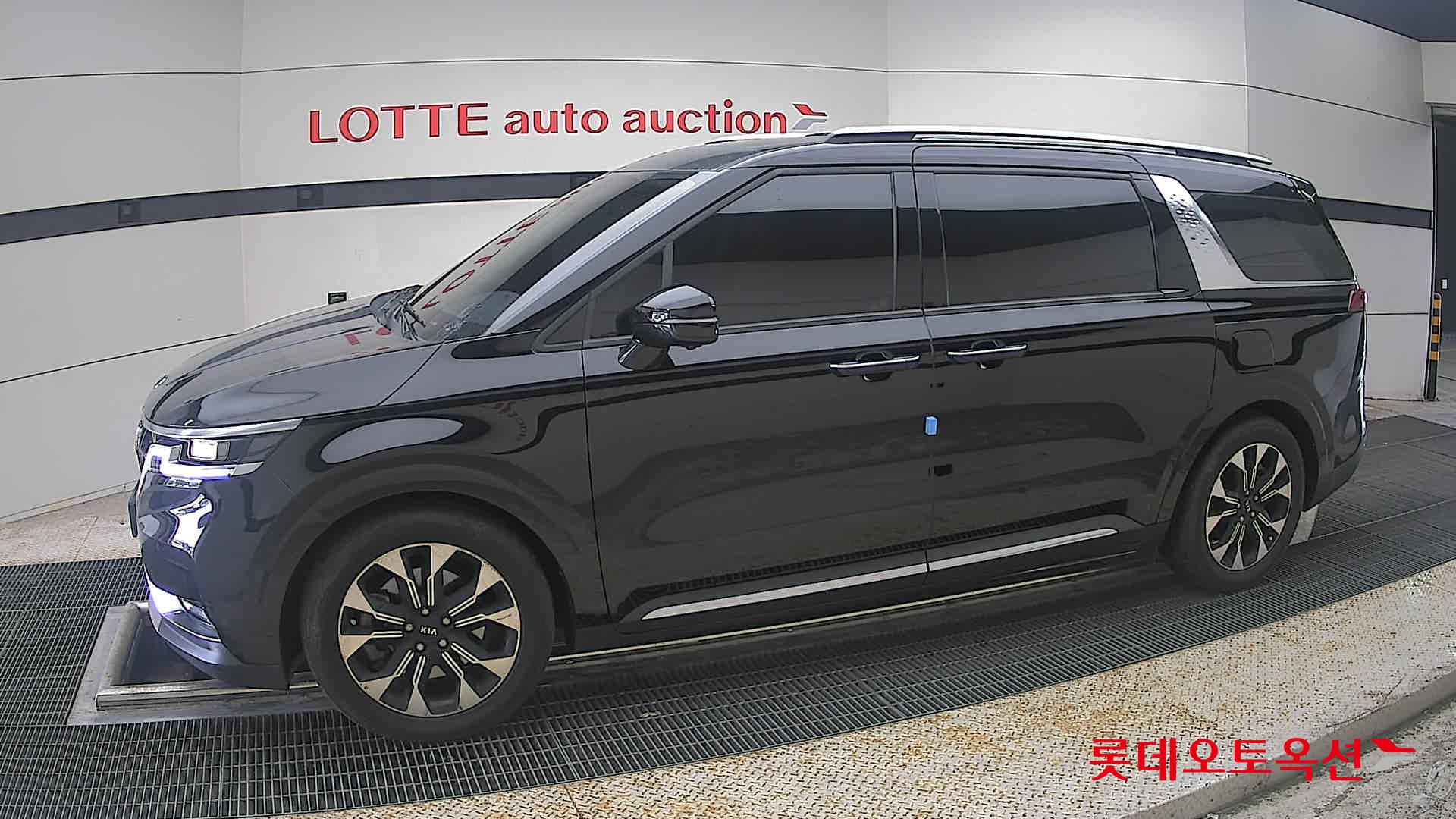 2021 - kia carnival