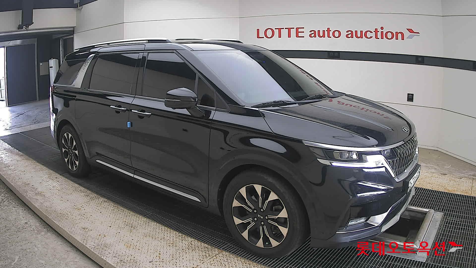 2021 - kia carnival