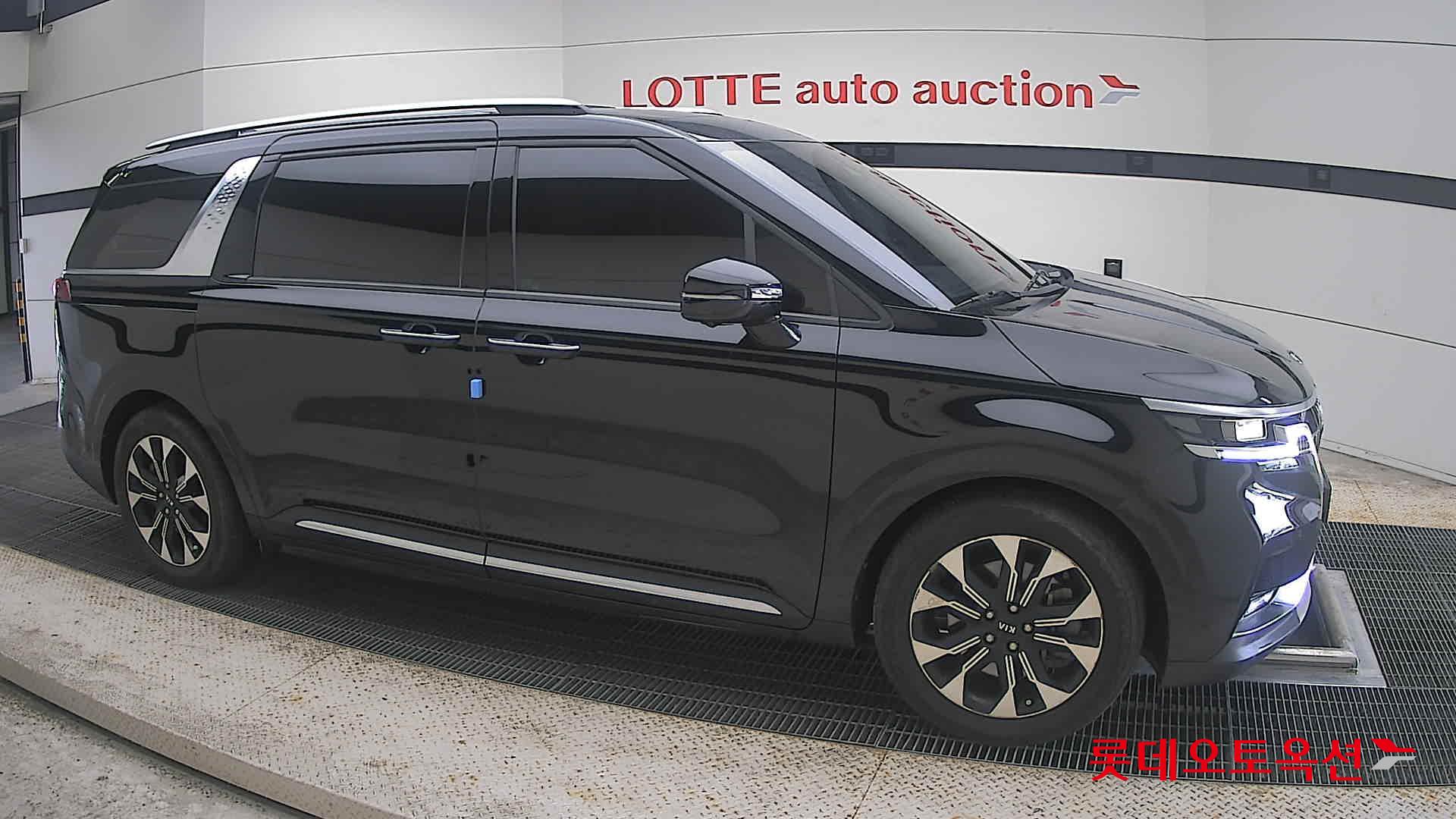 2021 - kia carnival