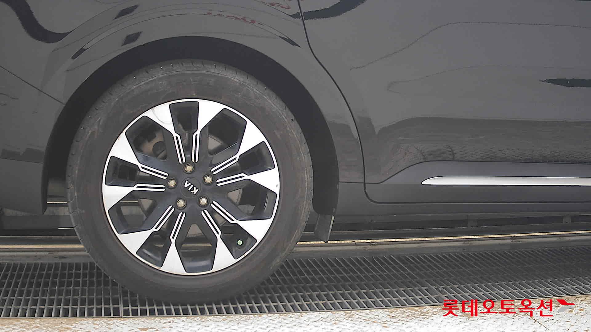 2021 - kia carnival