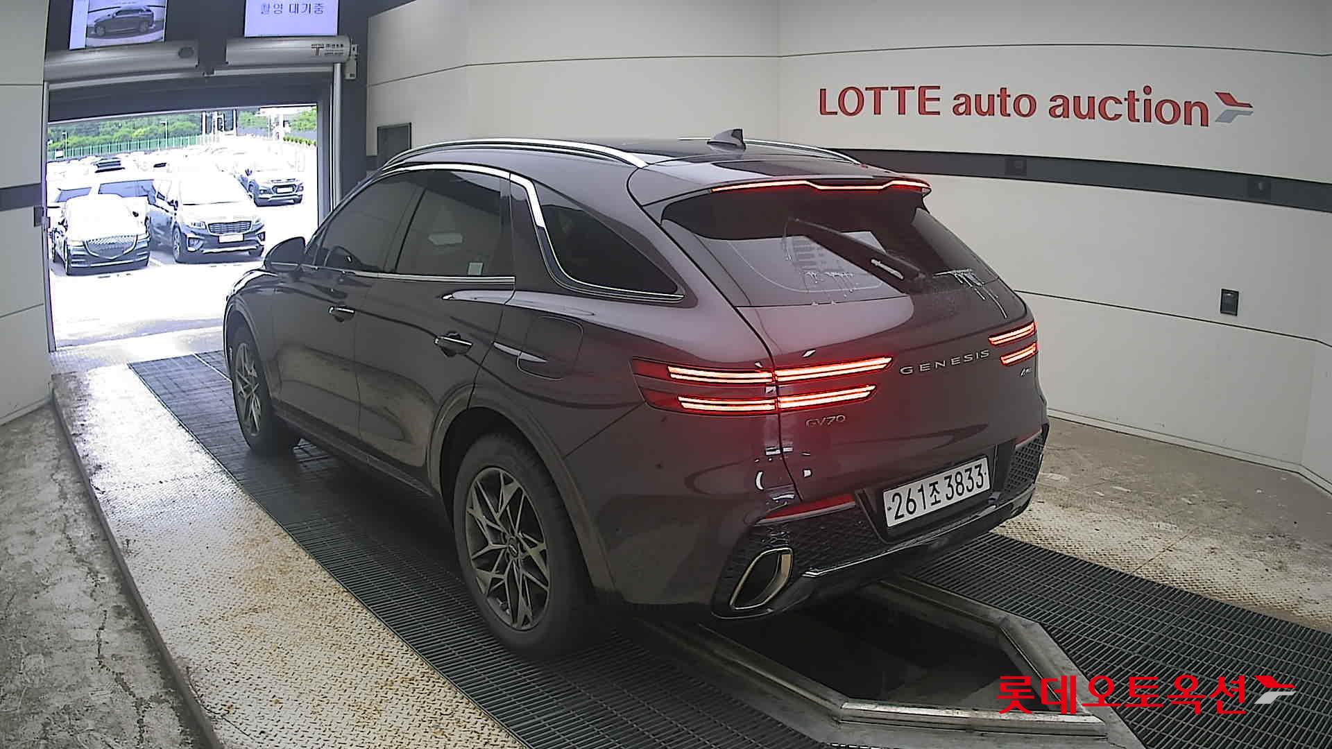 2021 - genesis gv70
