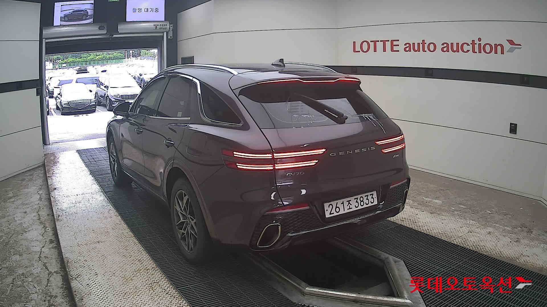 2021 - genesis gv70
