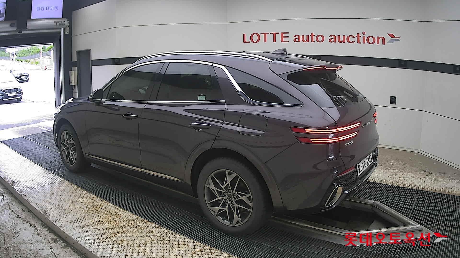 2021 - genesis gv70