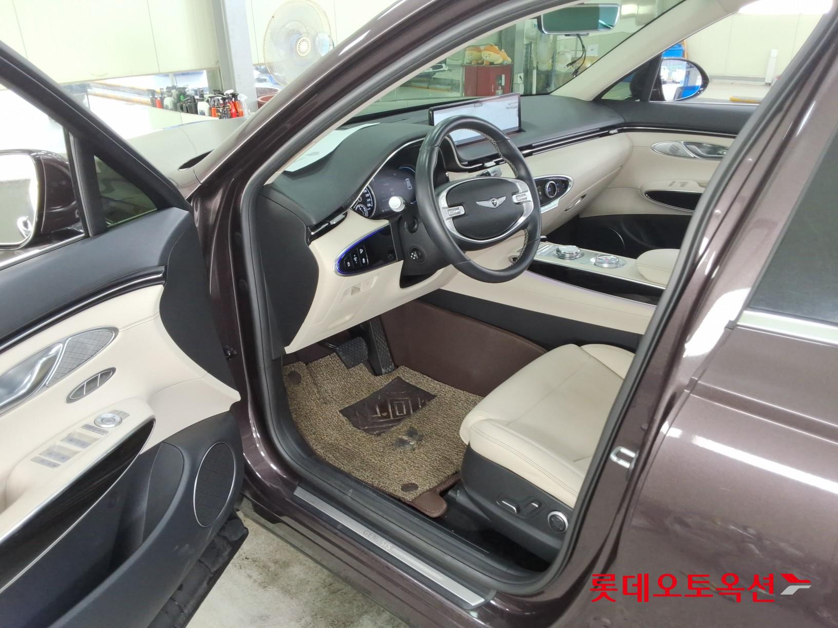 2021 - genesis gv70