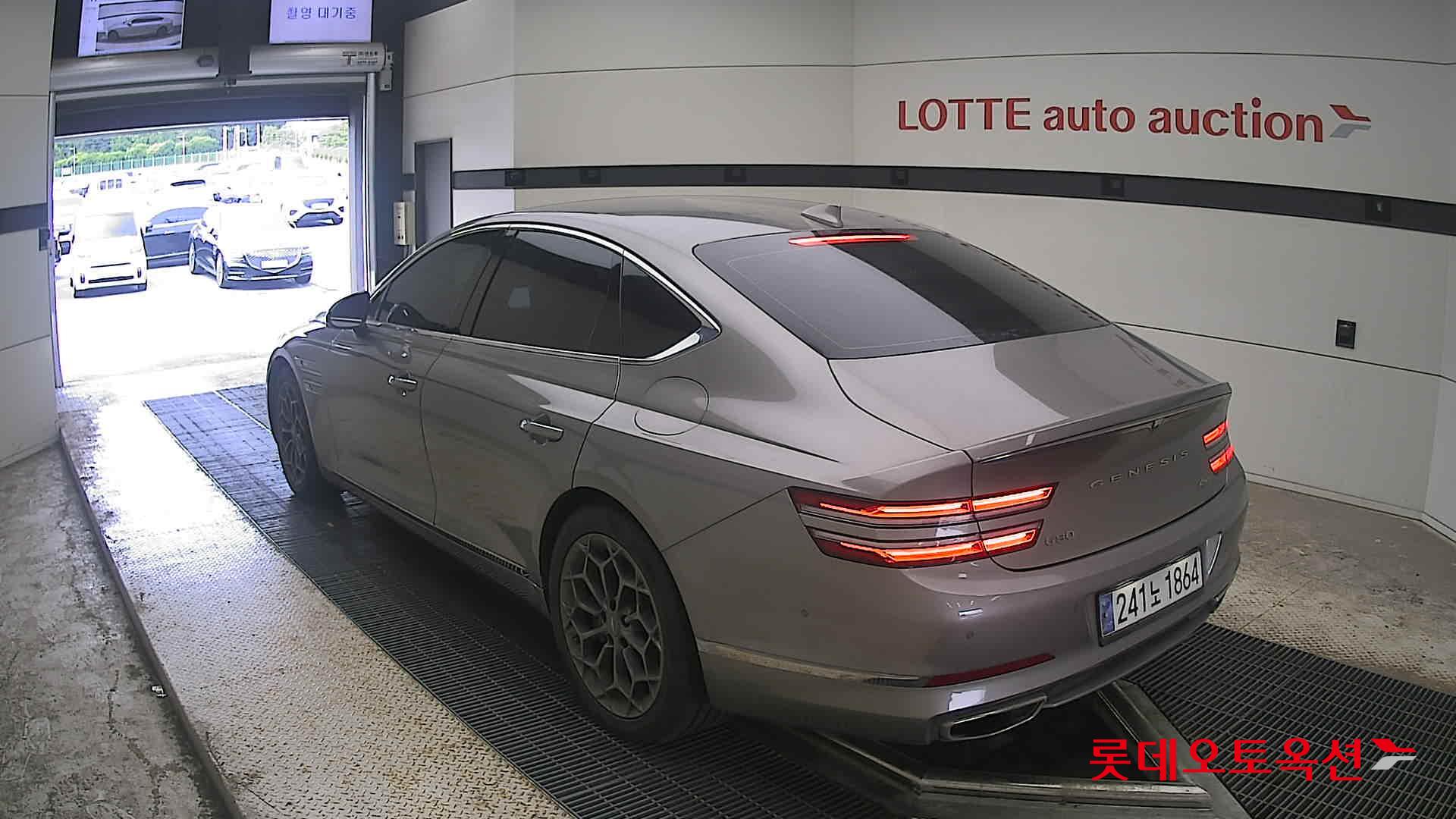 2021 - genesis g80