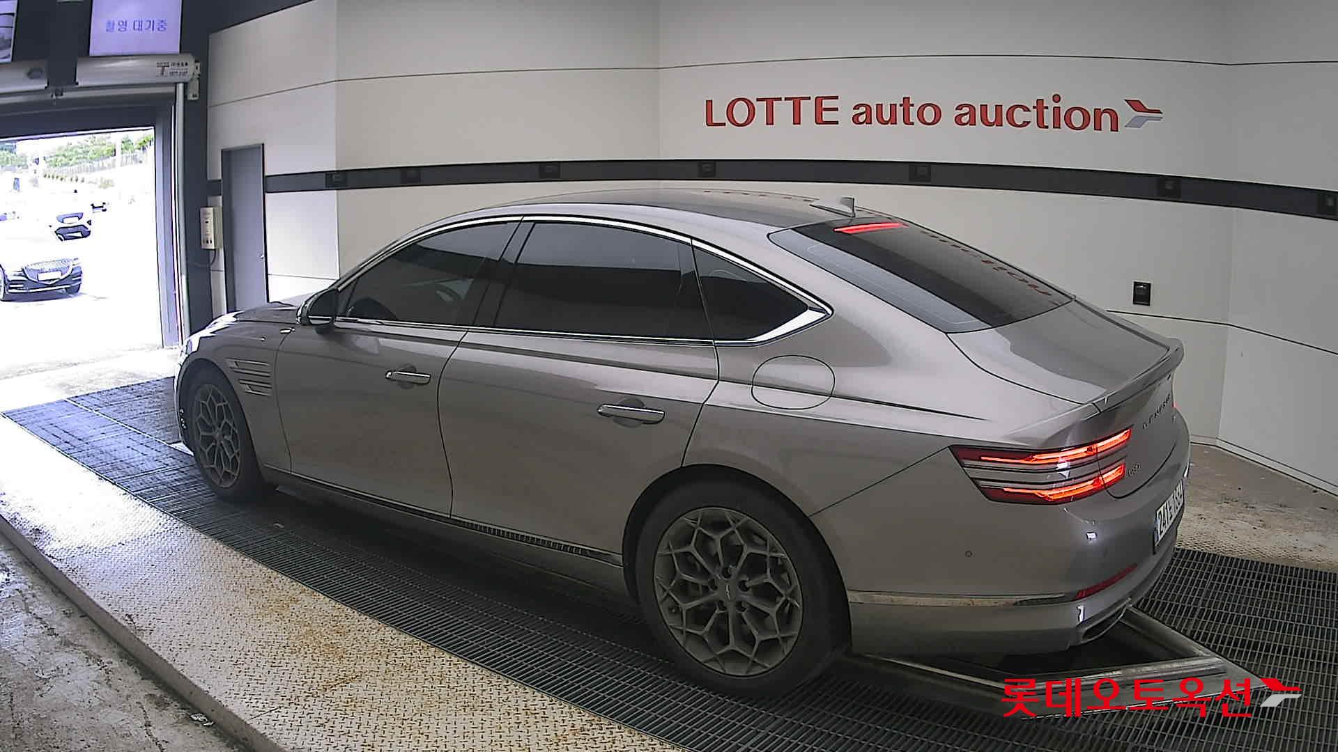 2021 - genesis g80