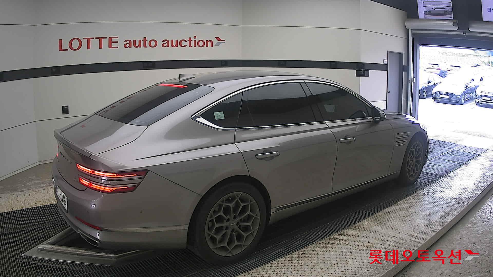 2021 - genesis g80