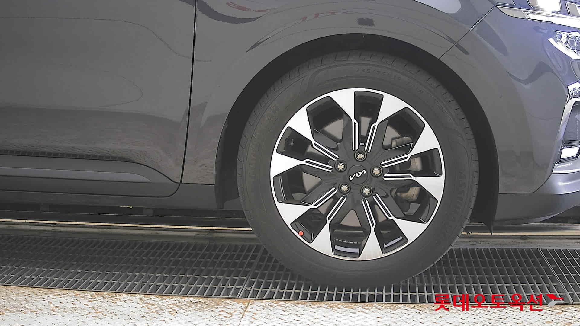 2023 - kia carnival