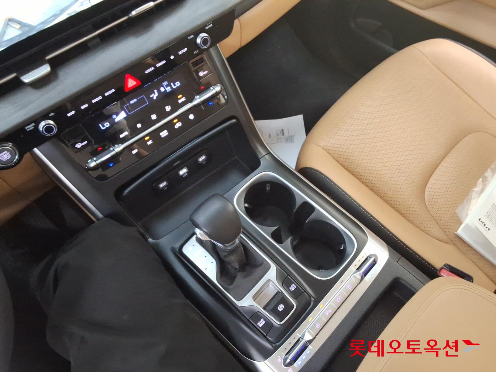 2023 - kia carnival