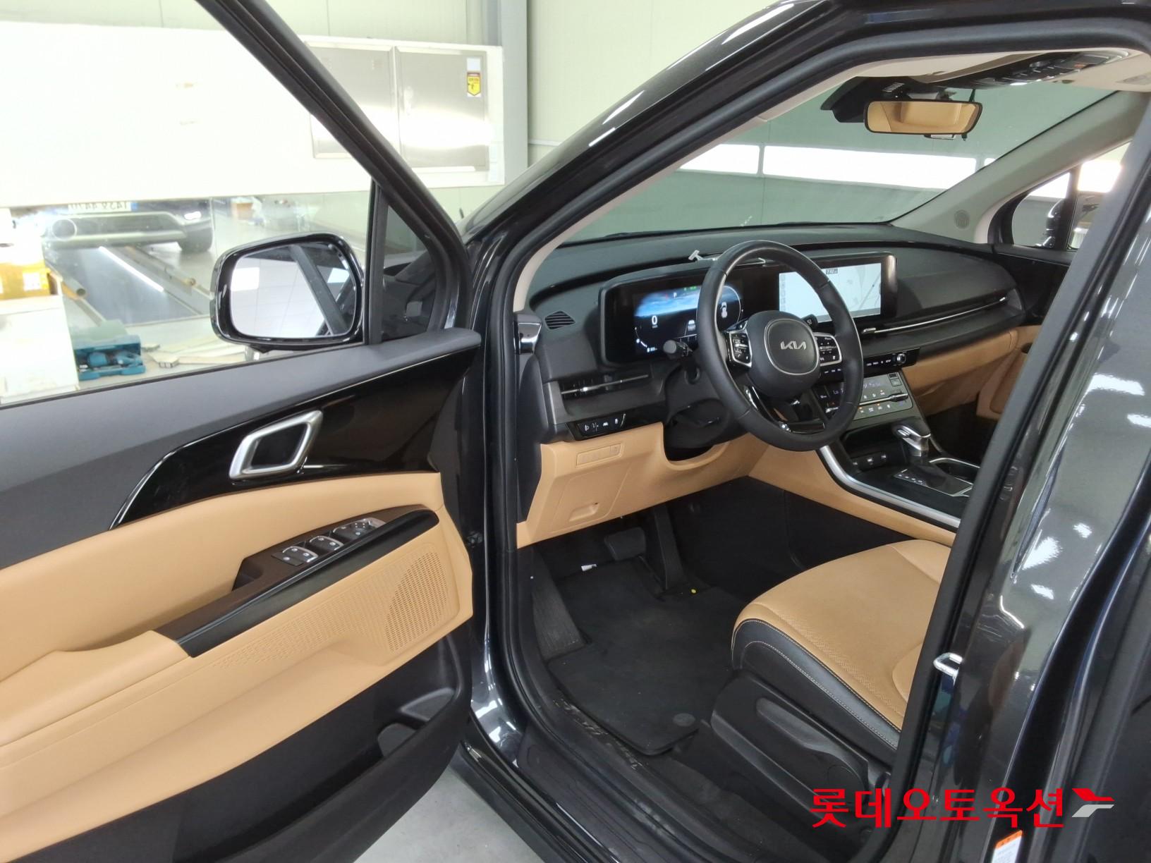 2023 - kia carnival