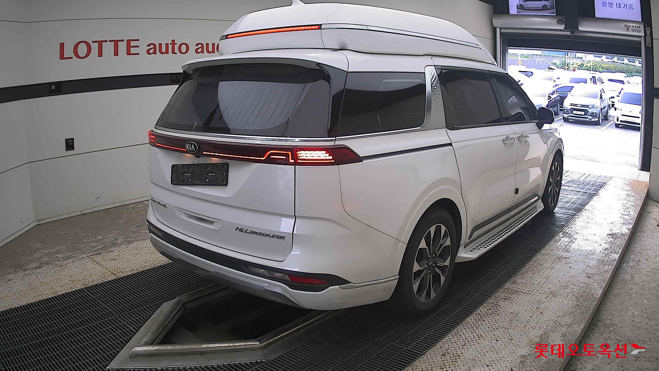 2021 - kia carnival