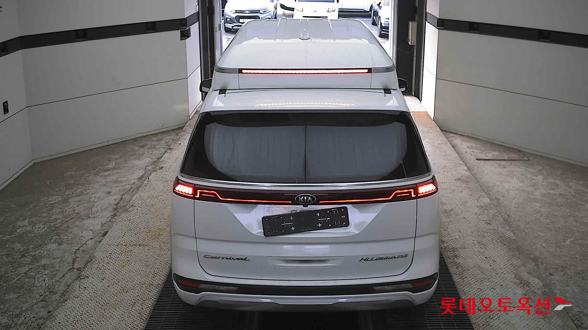 2021 - kia carnival