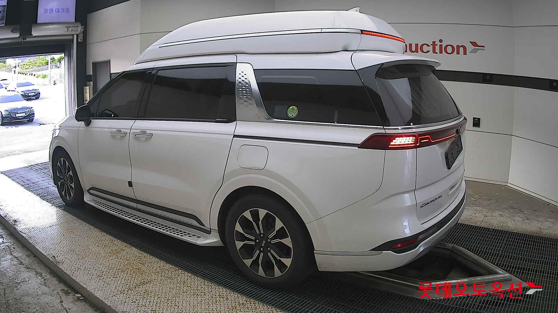 2021 - kia carnival