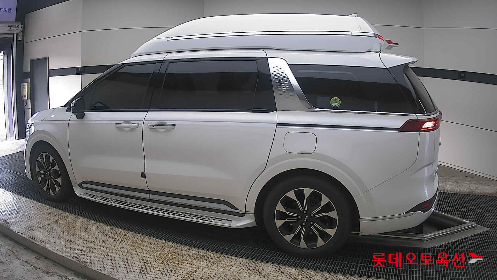 2021 - kia carnival