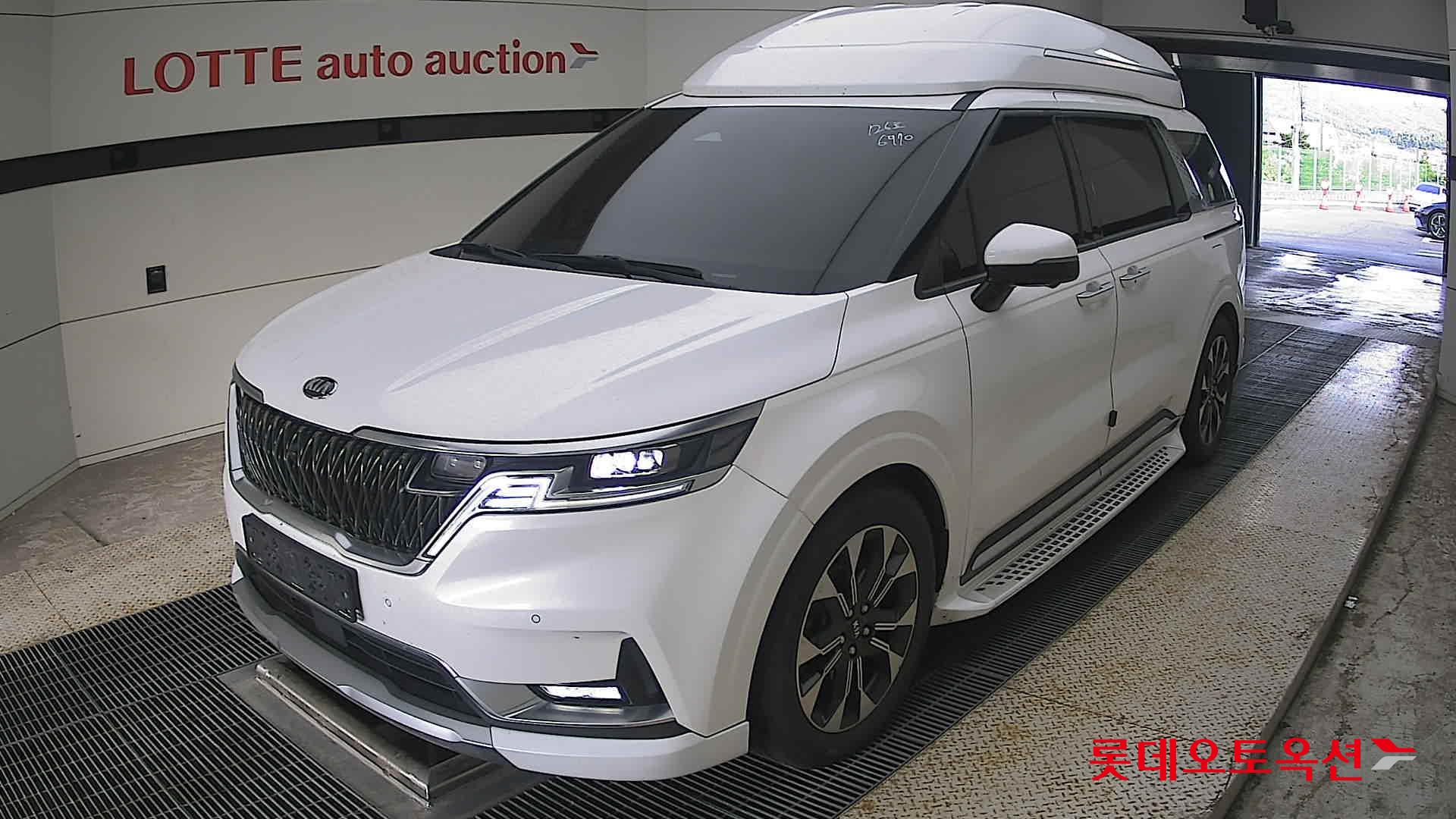 2021 - kia carnival