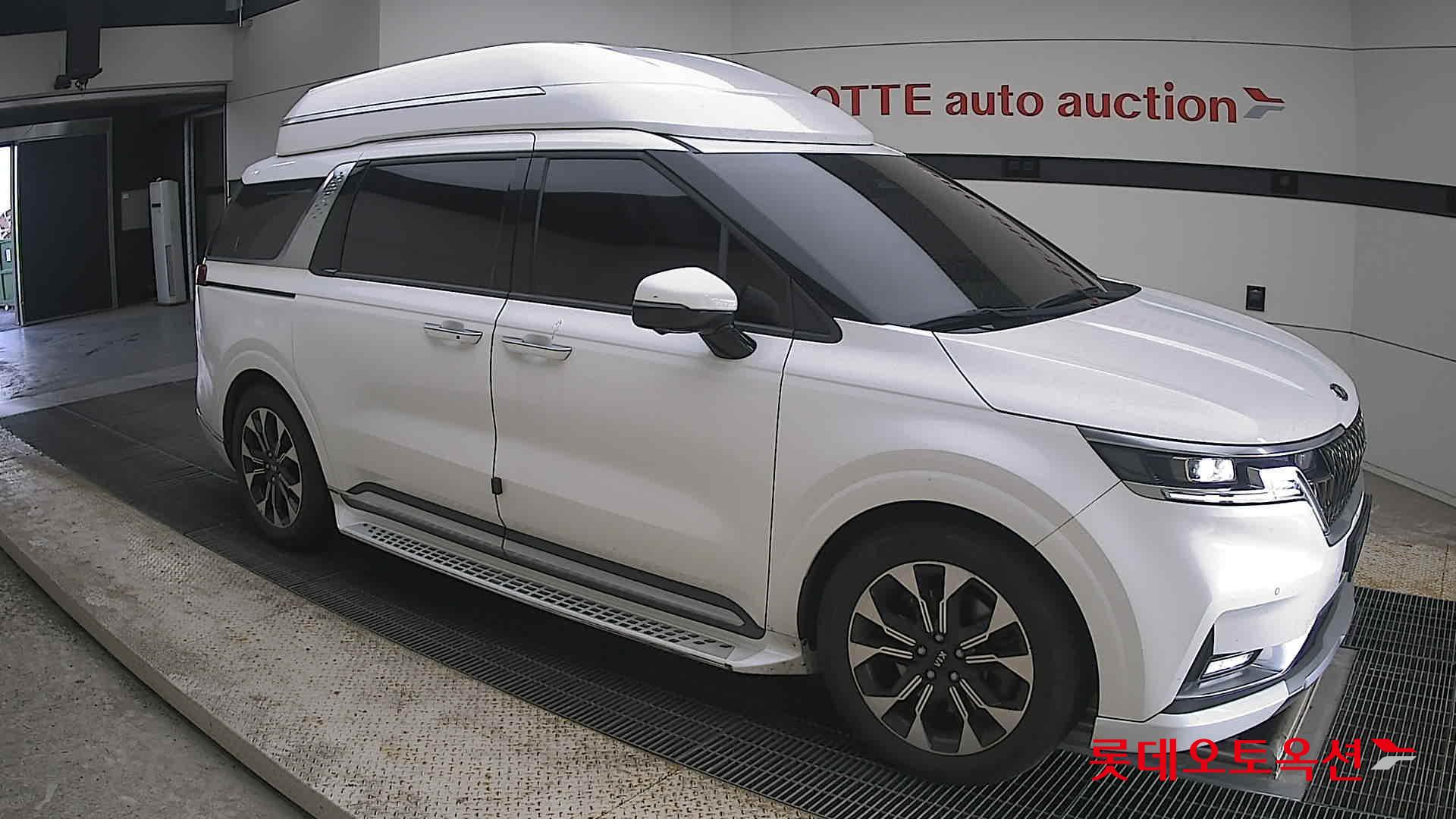 2021 - kia carnival
