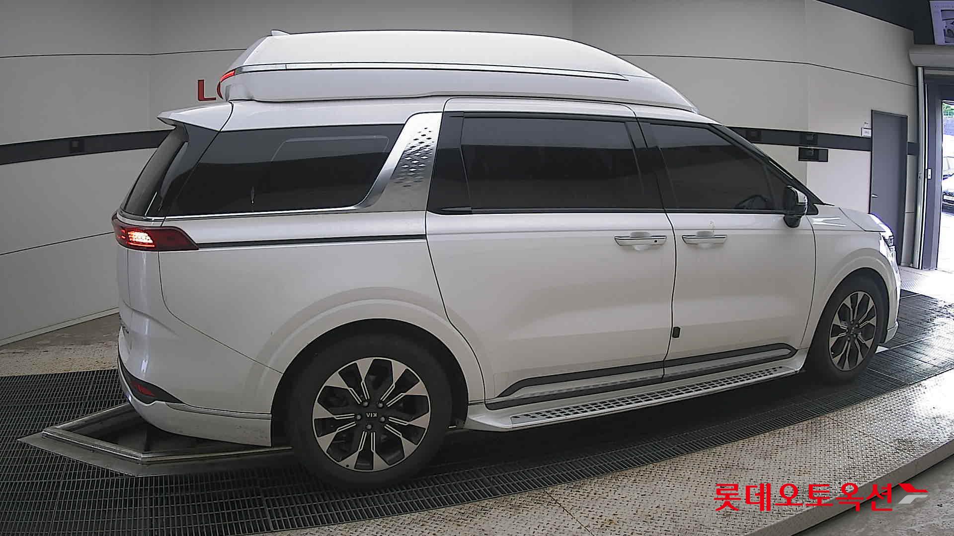2021 - kia carnival