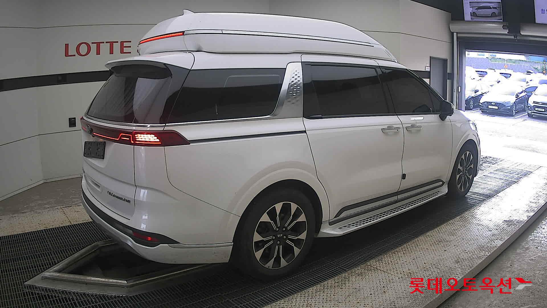 2021 - kia carnival
