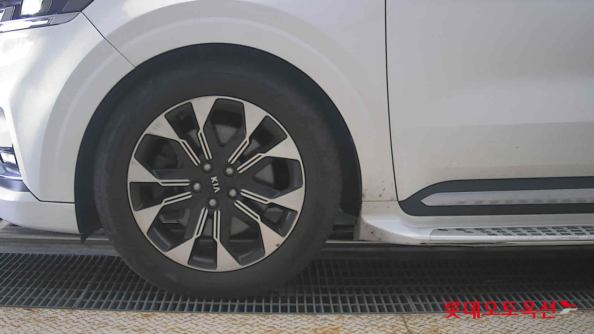 2021 - kia carnival