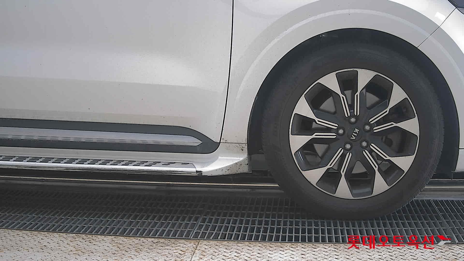 2021 - kia carnival