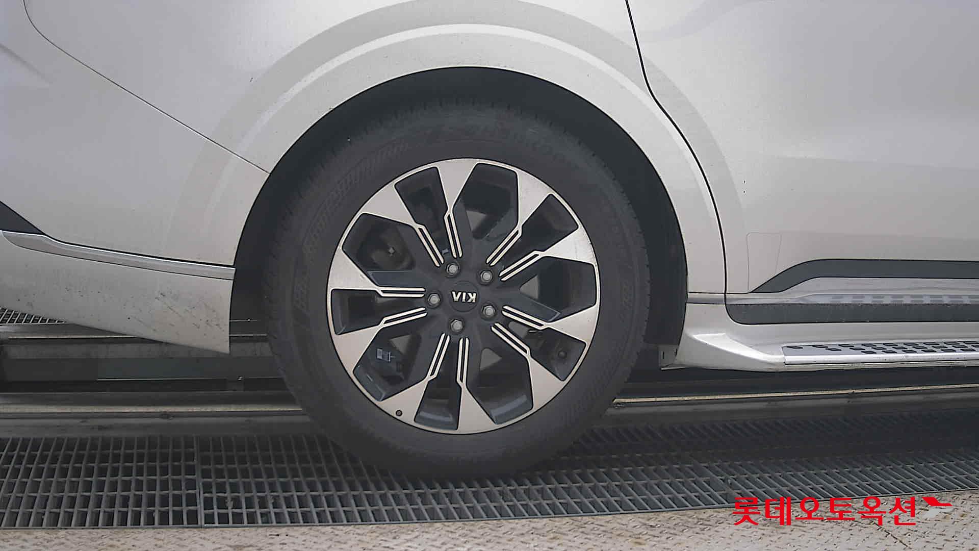 2021 - kia carnival
