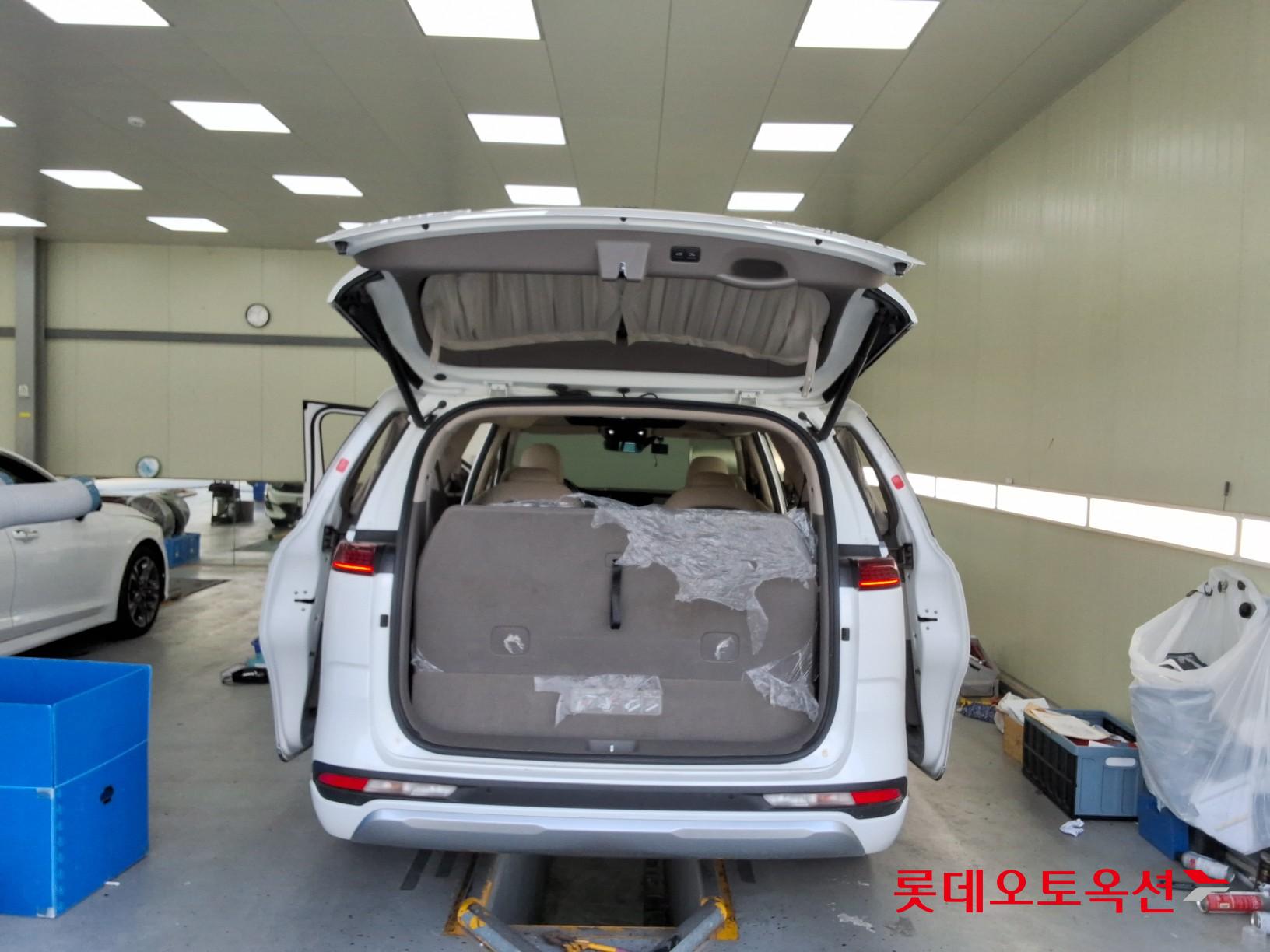 2021 - kia carnival