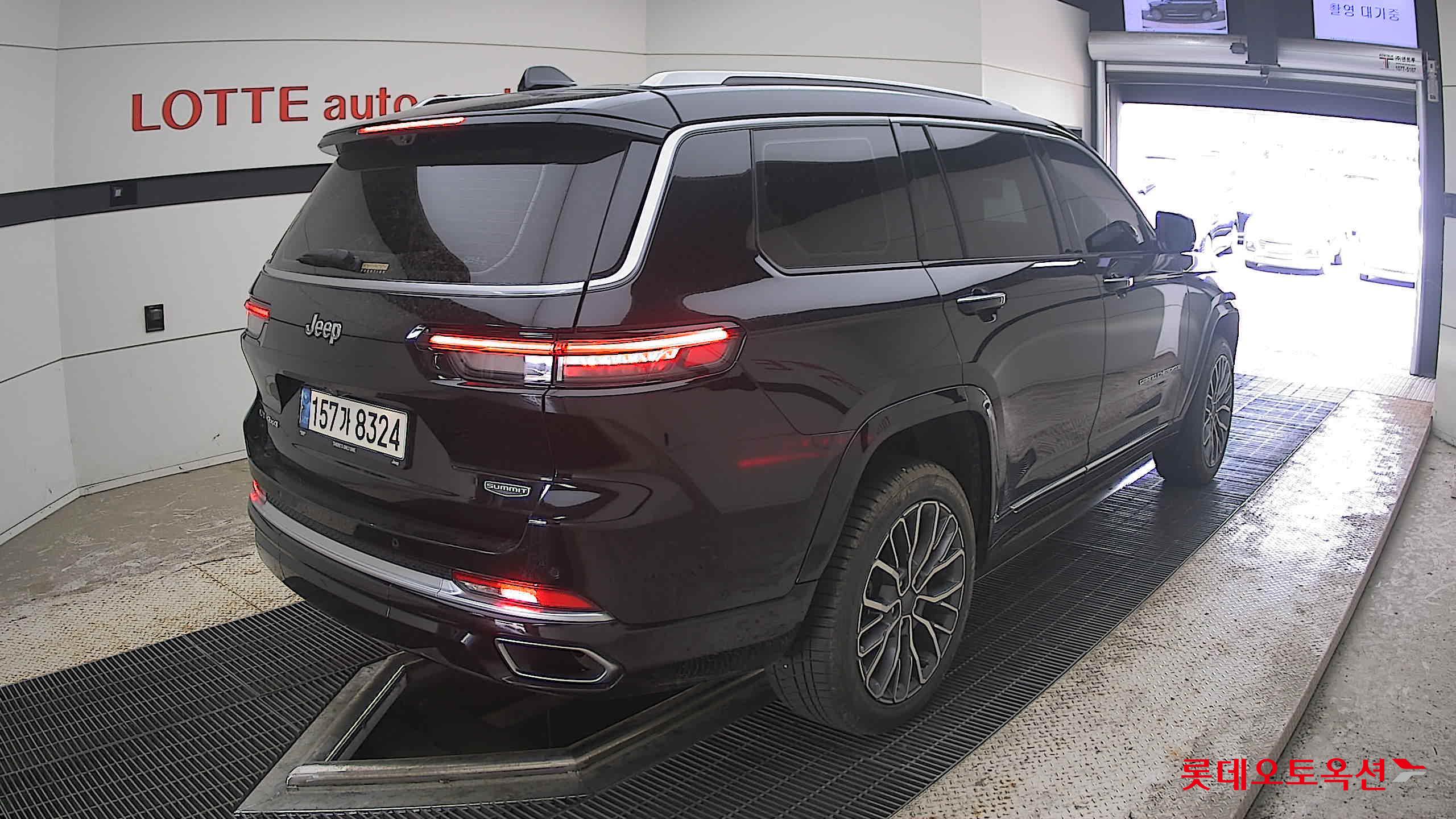 2022 - jeep grand cherokee