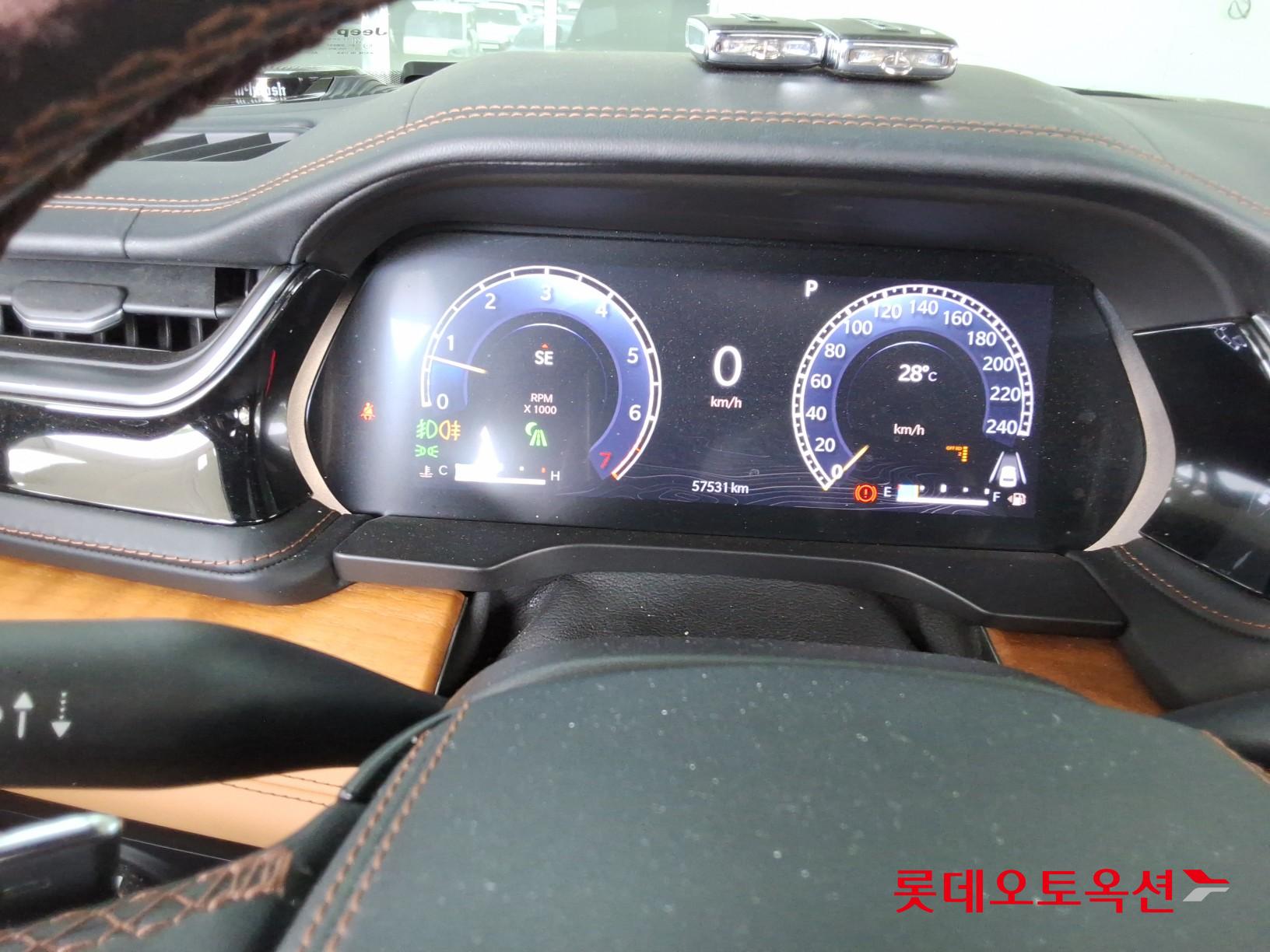 2022 - jeep grand cherokee