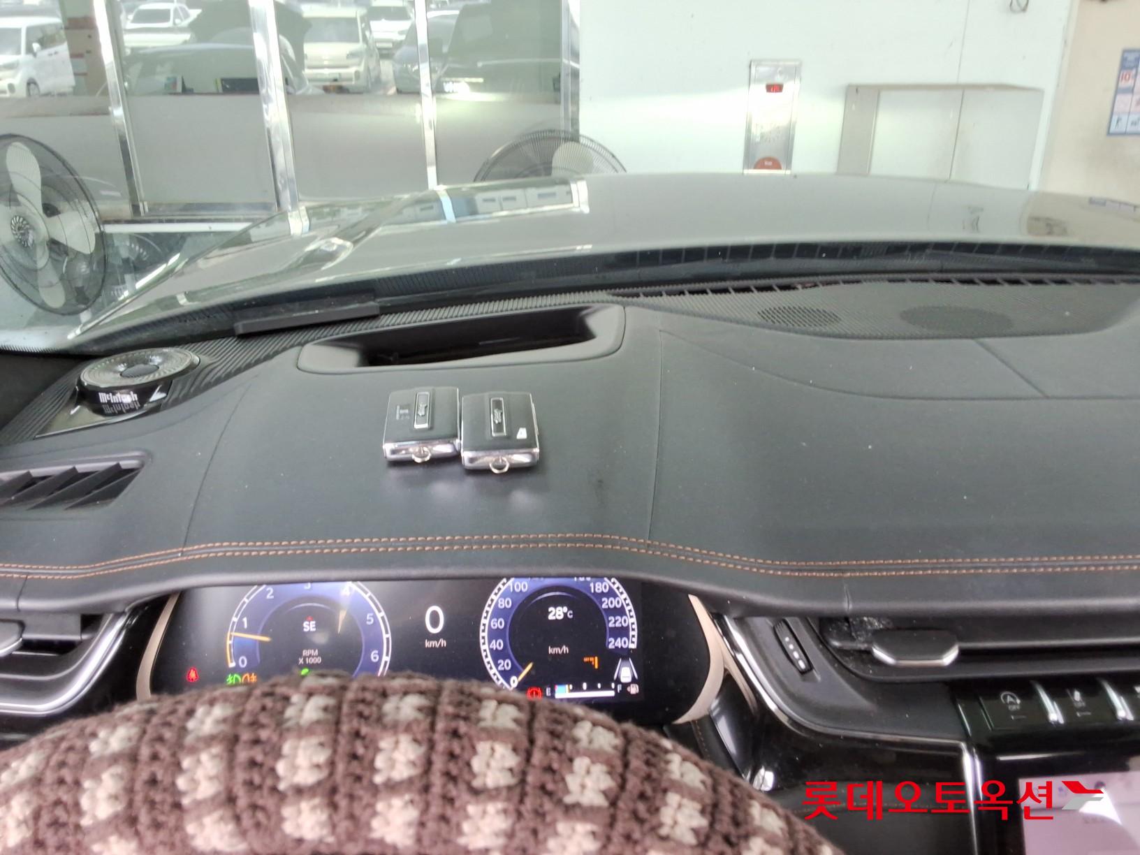 2022 - jeep grand cherokee