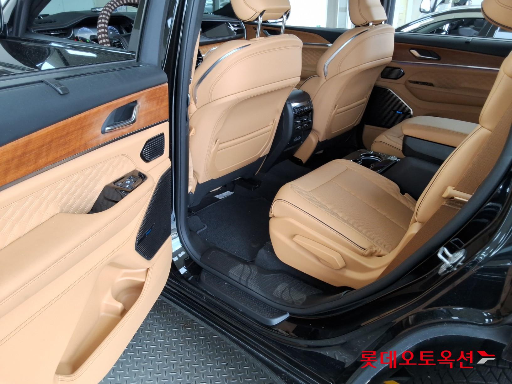 2022 - jeep grand cherokee