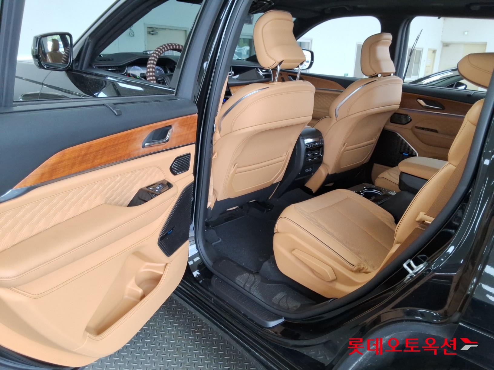 2022 - jeep grand cherokee