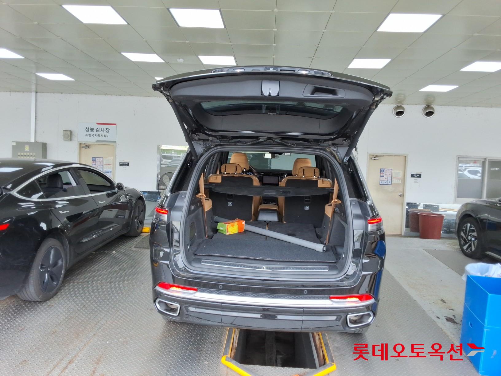 2022 - jeep grand cherokee