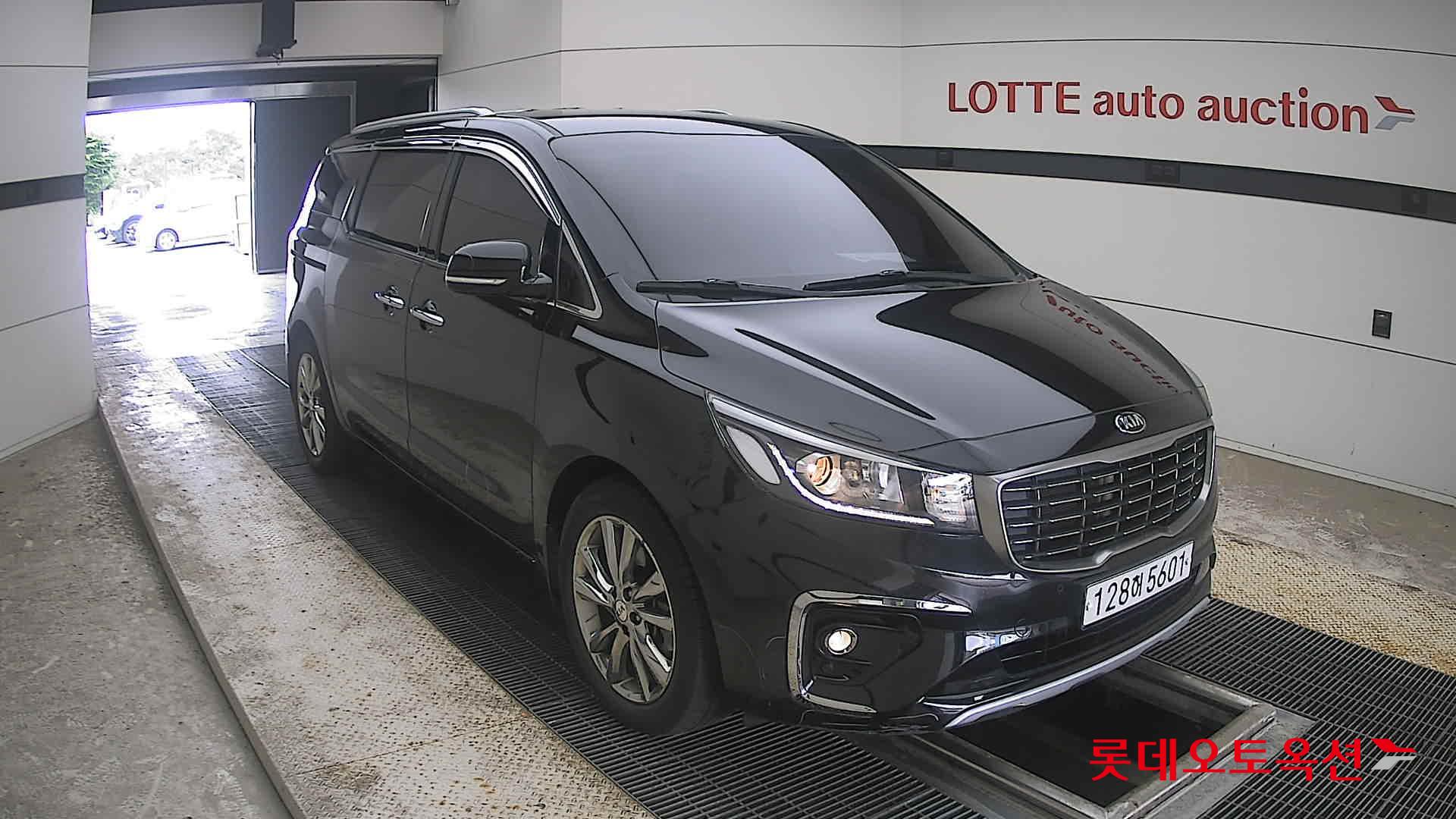 2020 - kia carnival
