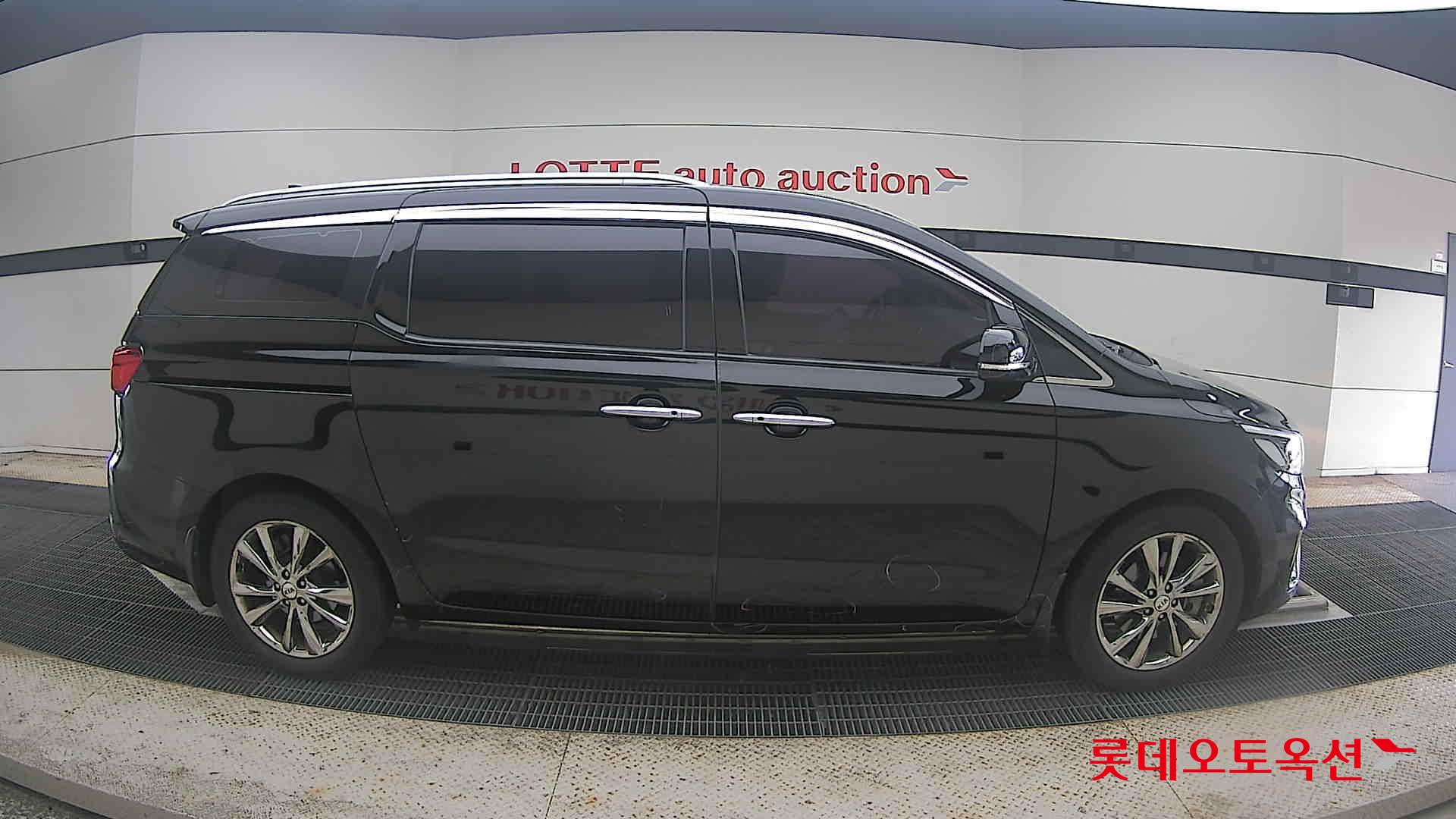 2020 - kia carnival