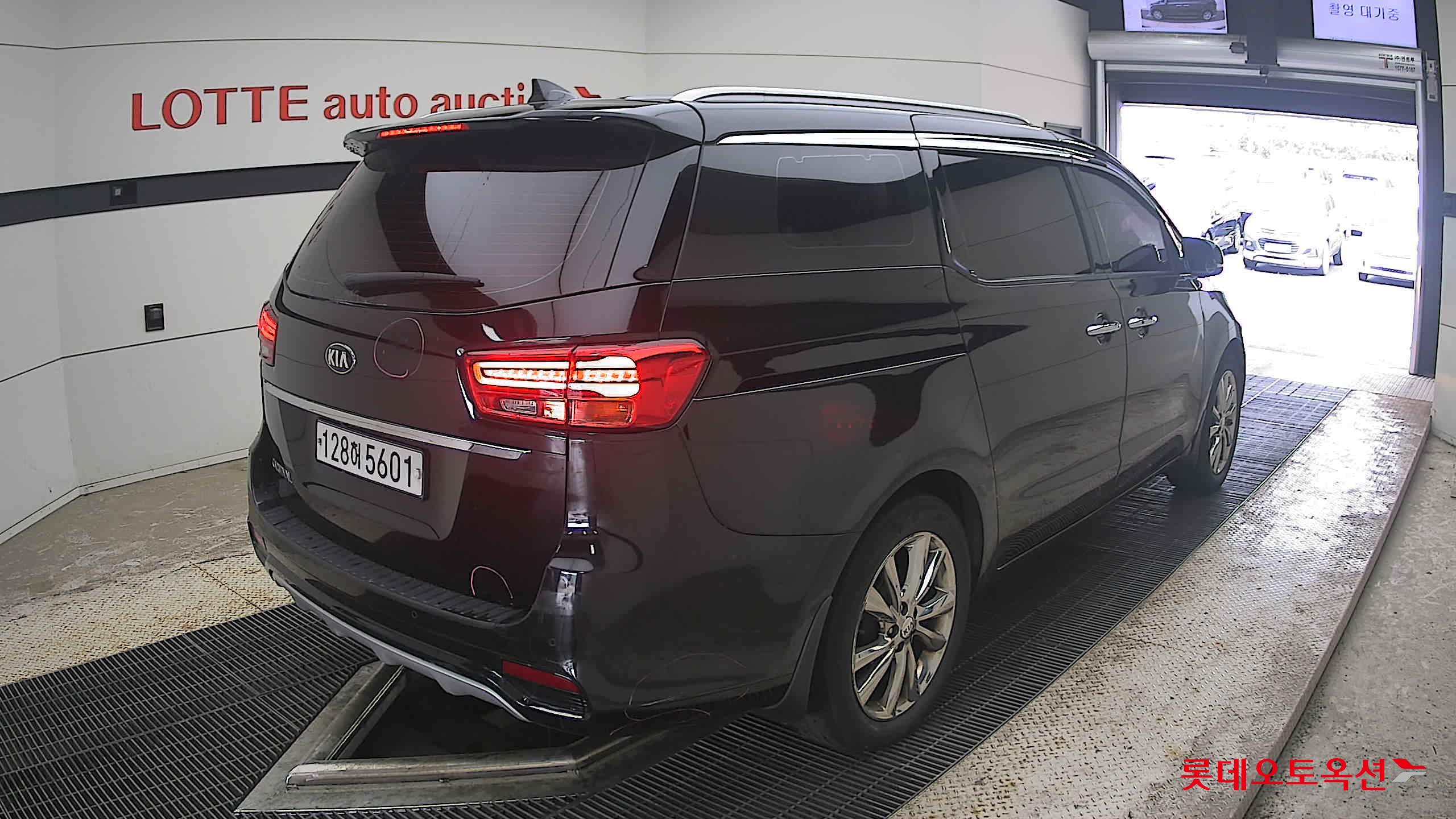 2020 - kia carnival