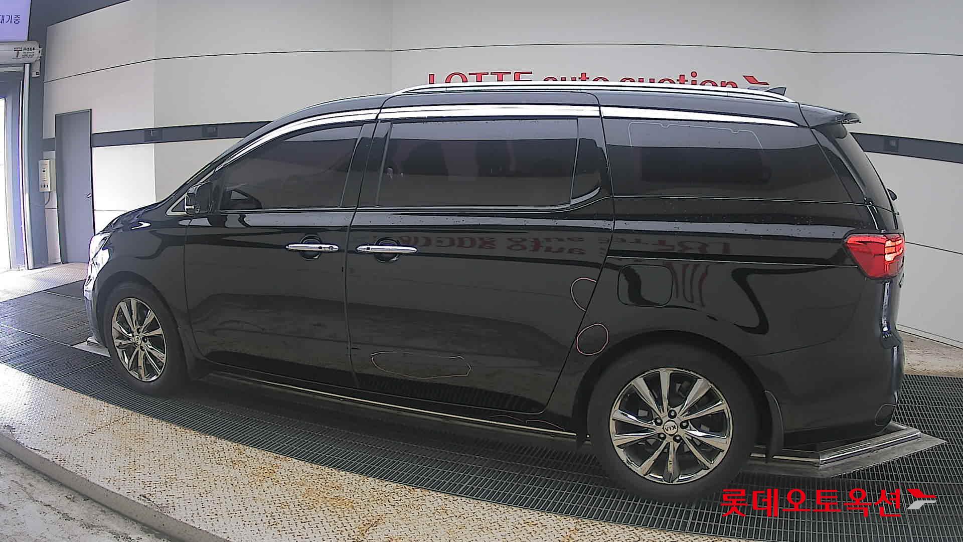 2020 - kia carnival