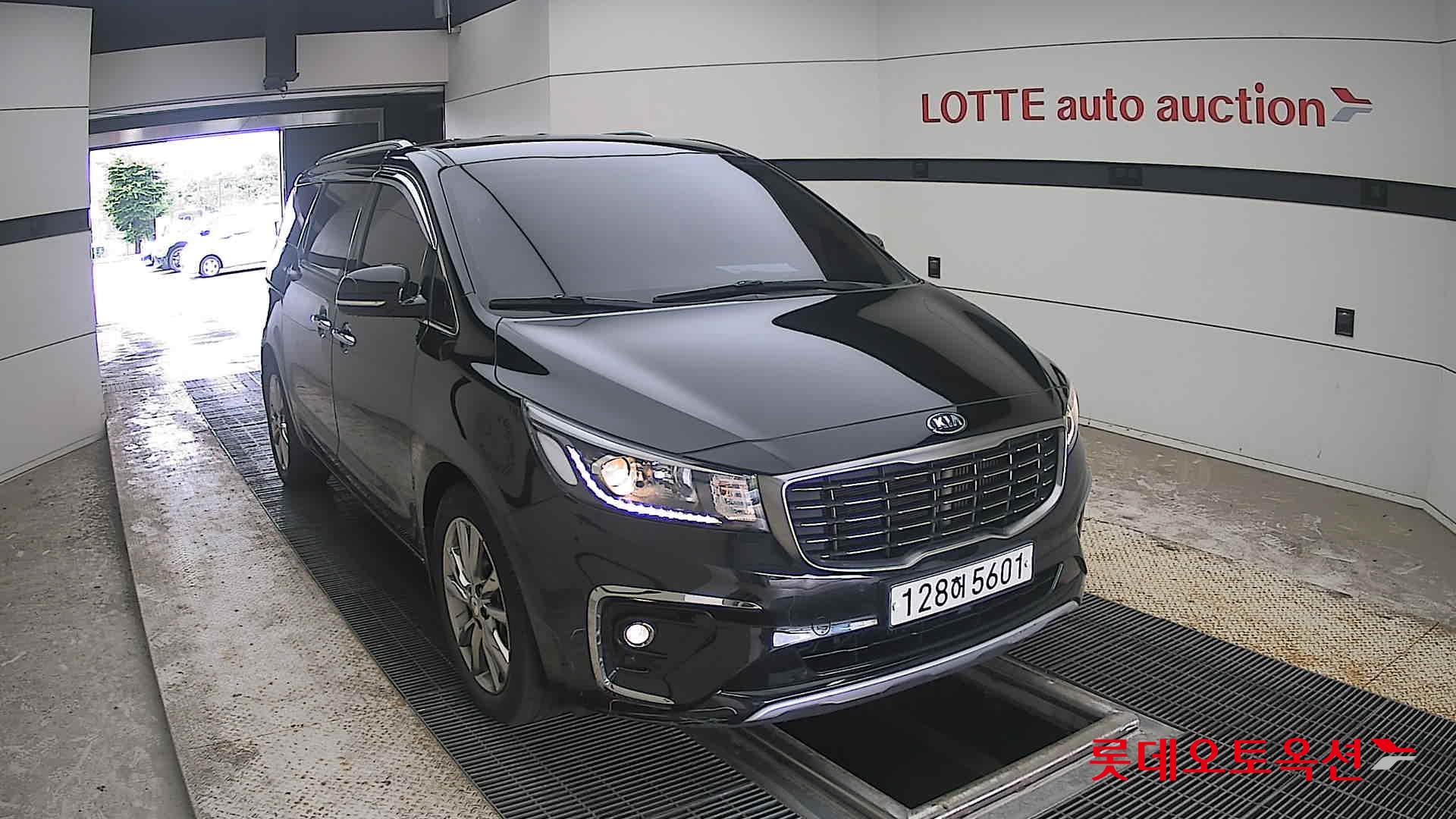 2020 - kia carnival