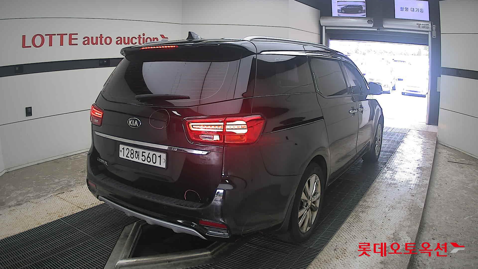 2020 - kia carnival