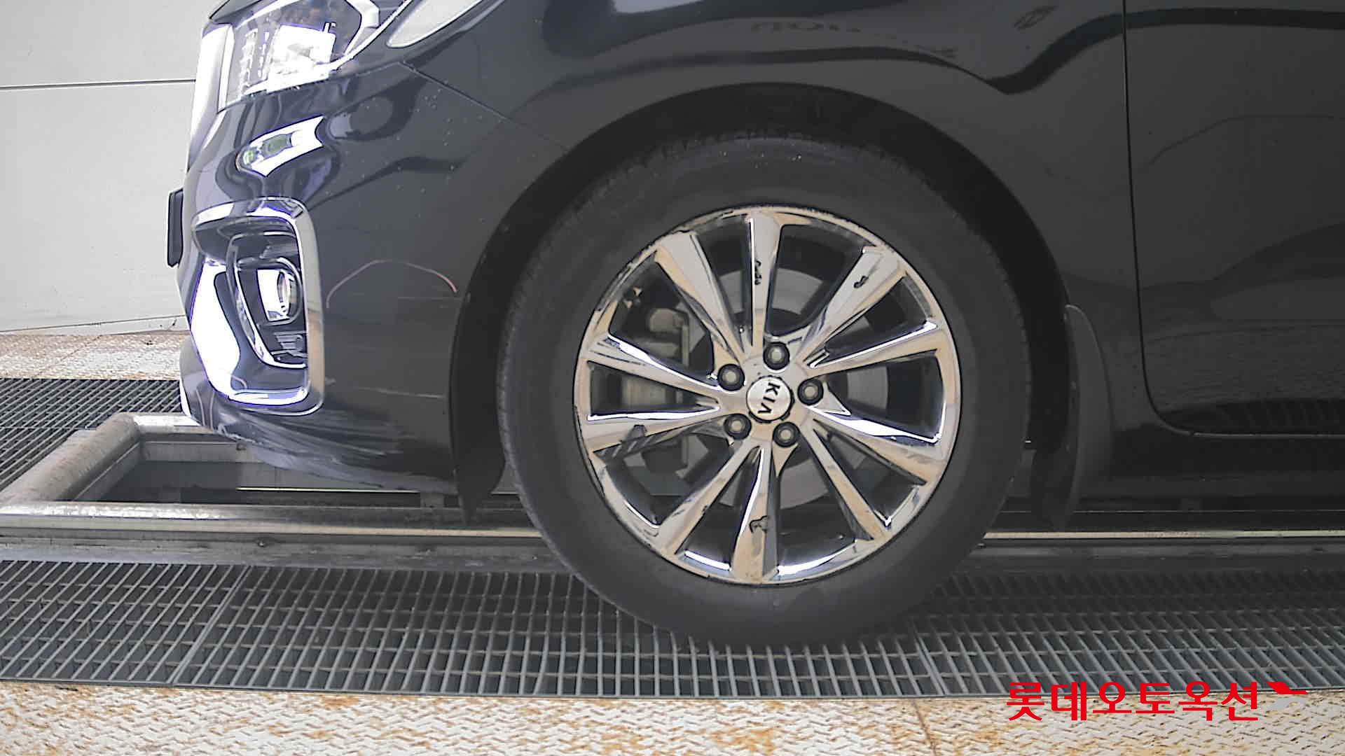 2020 - kia carnival