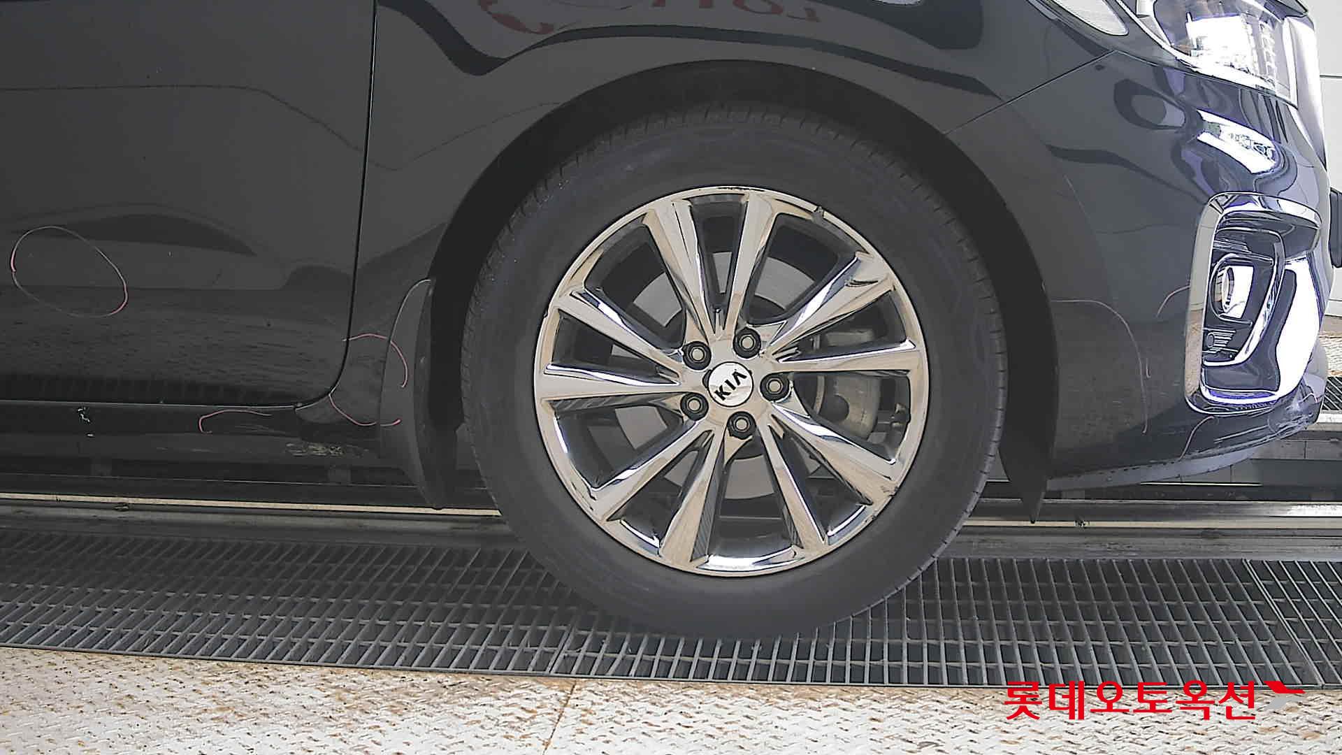 2020 - kia carnival