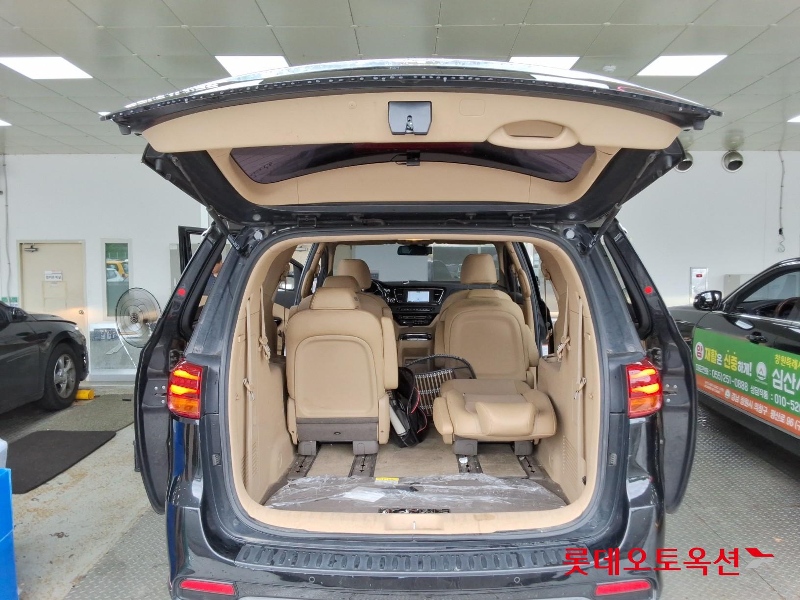 2020 - kia carnival