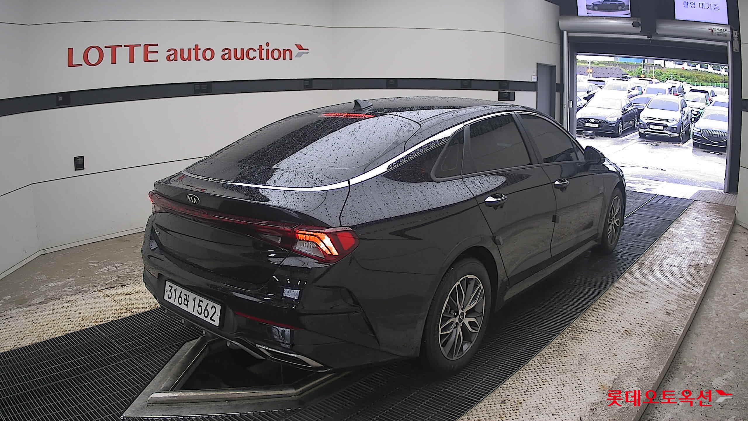 2021 - kia k5