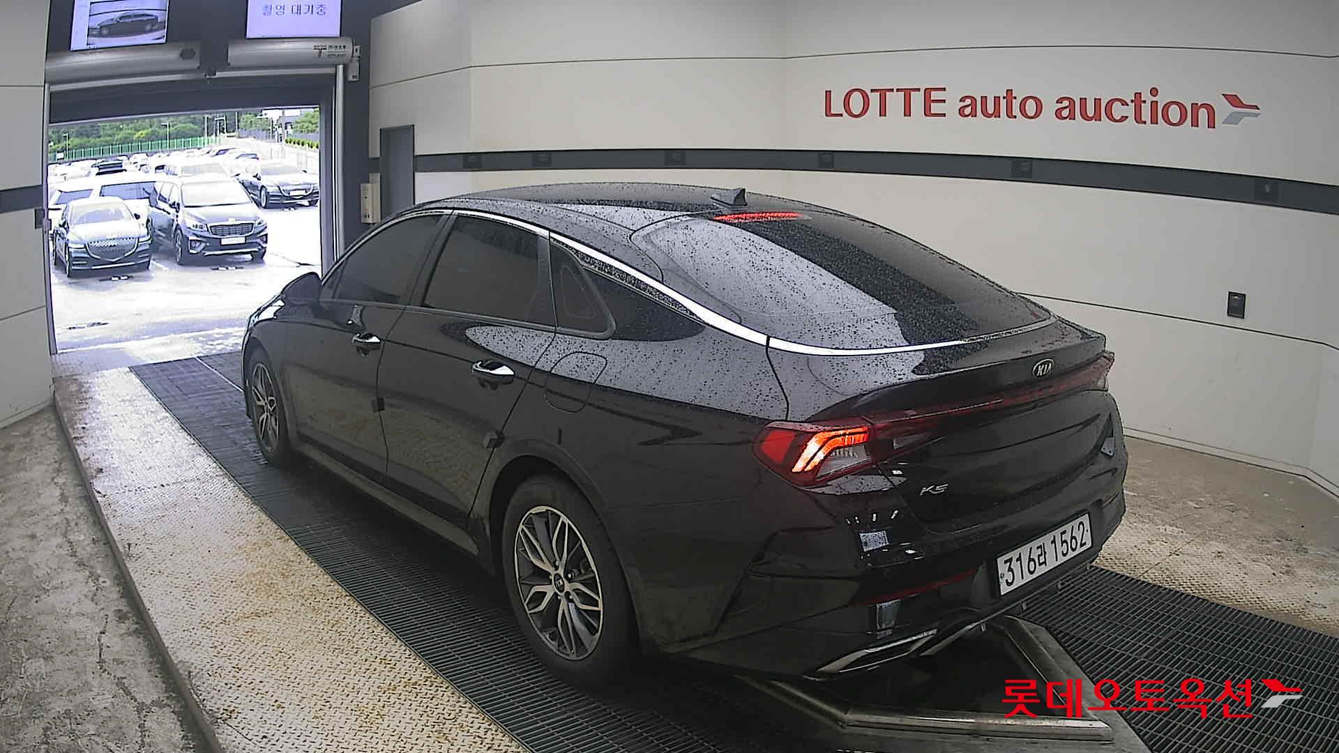 2021 - kia k5