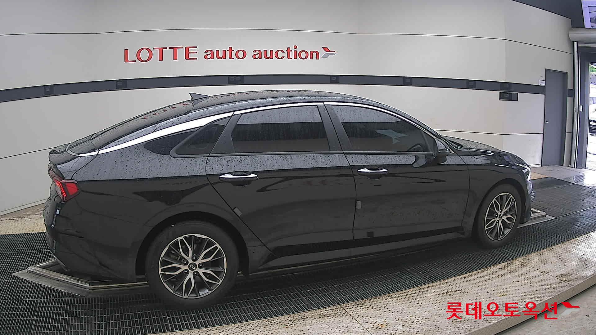 2021 - kia k5
