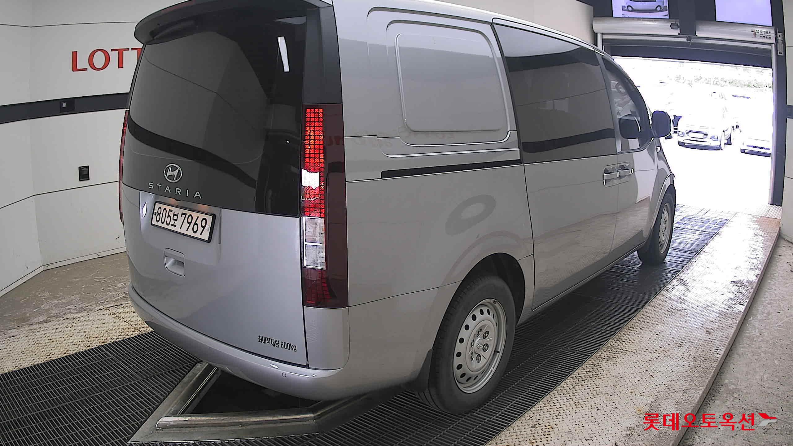2022 - hyundai staria